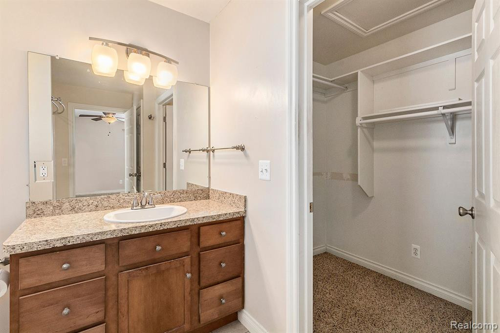 3467 AMBER OAKS Drive, Howell, MI 48855 — Photo 13