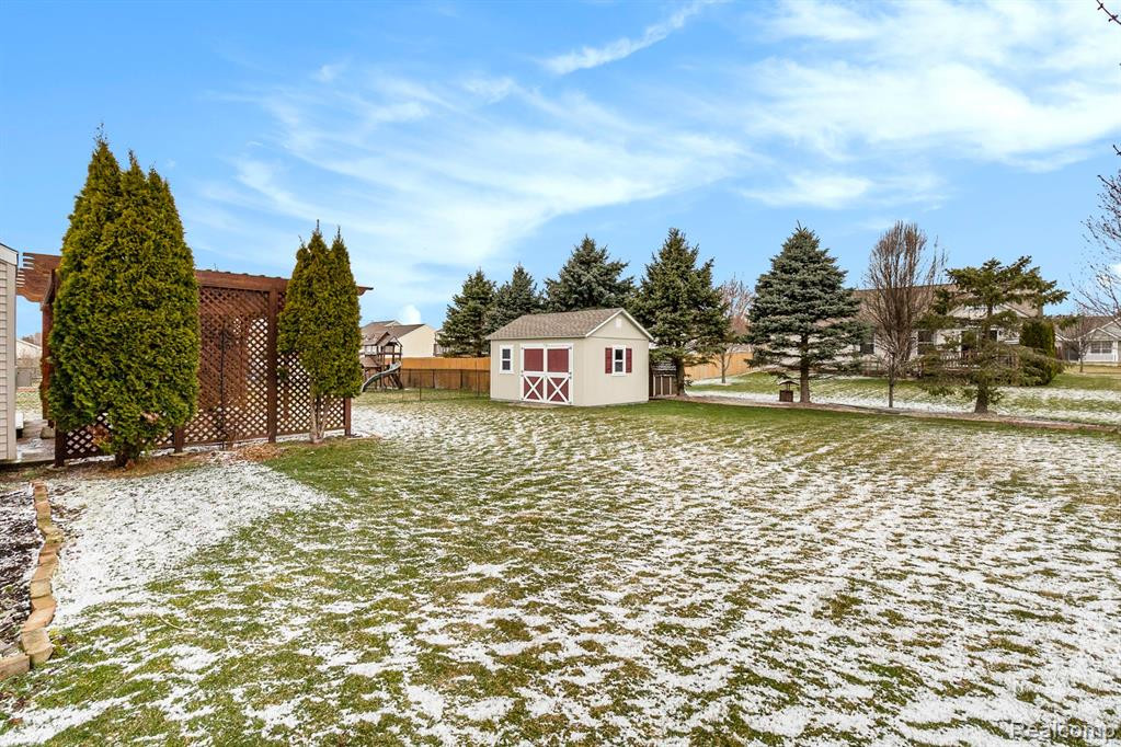 3467 AMBER OAKS Drive, Howell, MI 48855 — Photo 18