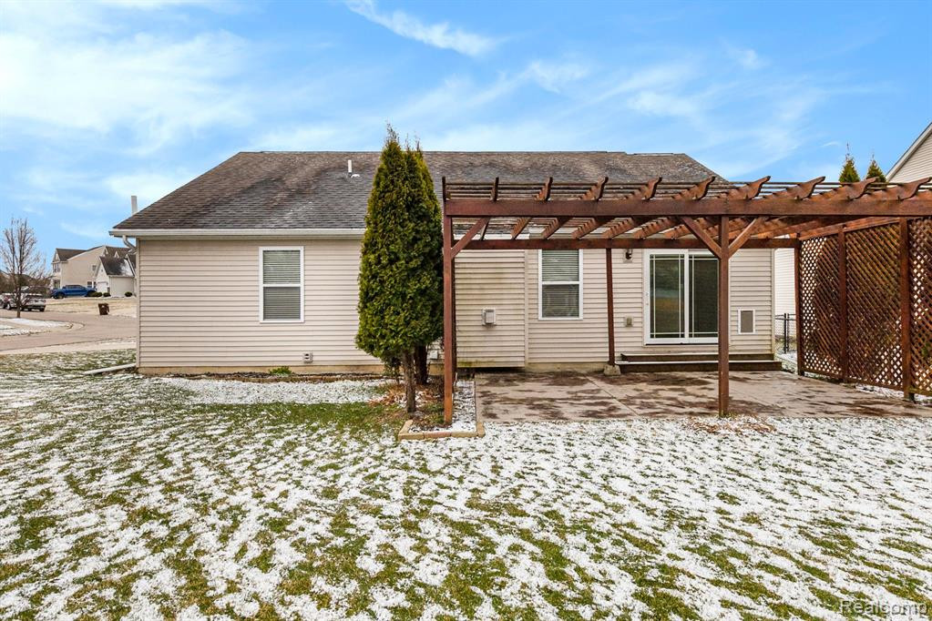 3467 AMBER OAKS Drive, Howell, MI 48855 — Photo 20