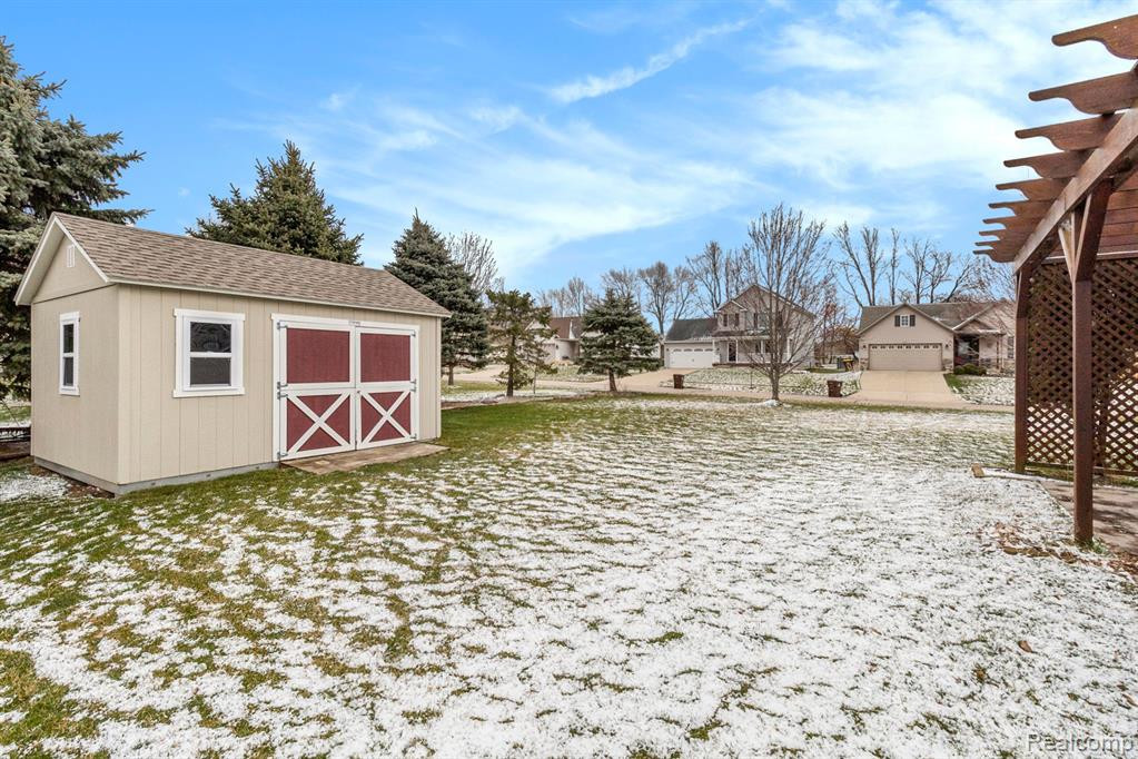 3467 AMBER OAKS Drive, Howell, MI 48855 — Photo 21