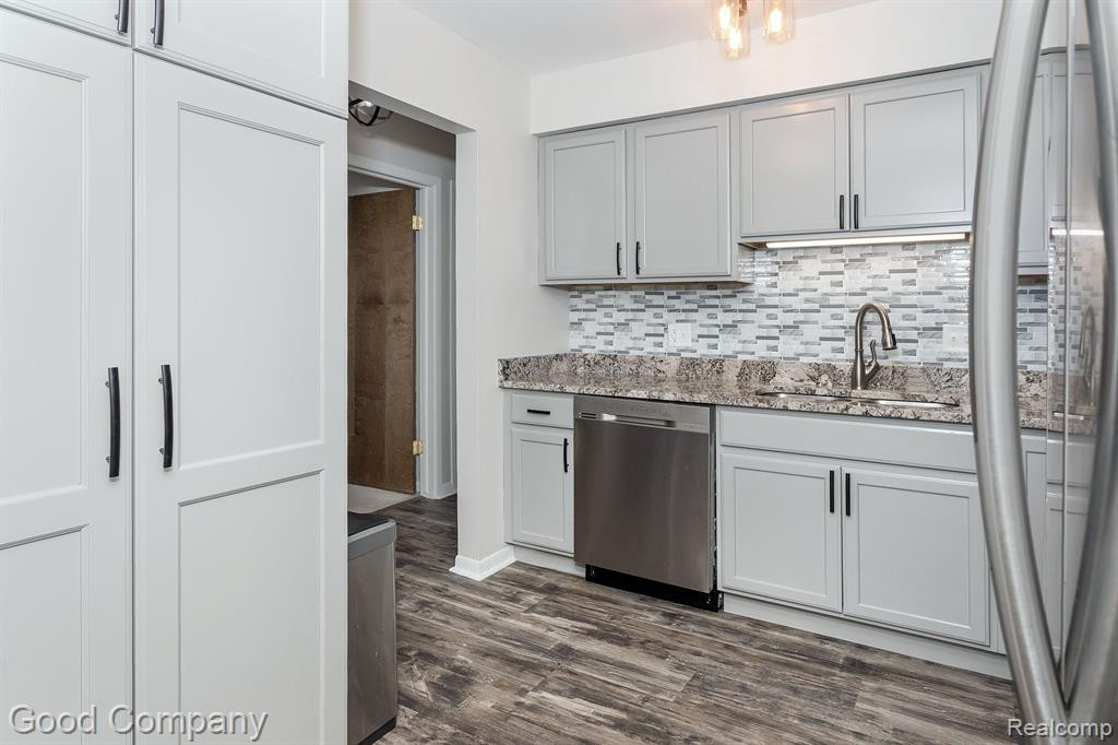 30795 SHIAWASSEE Road, 8B, Farmington, MI 48336 — Photo 9