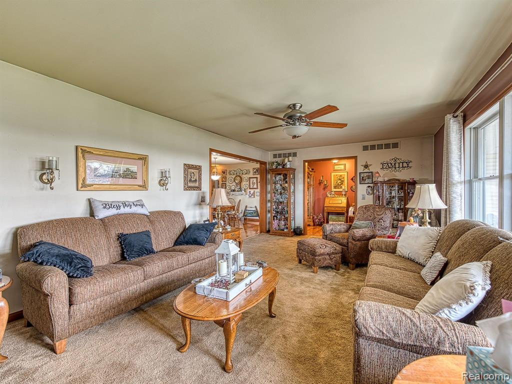 7992 BLUEBUSH Road, Maybee, MI — Photo 12