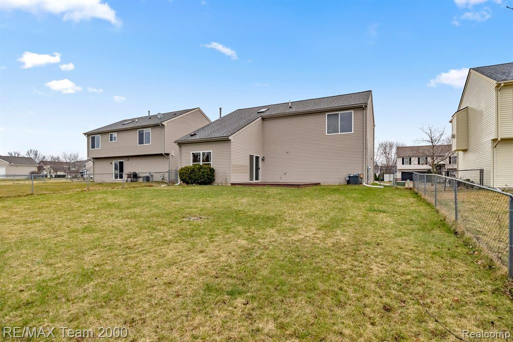 7366 MAPLELAWN Drive, Ypsilanti, MI 48197 — Photo 6