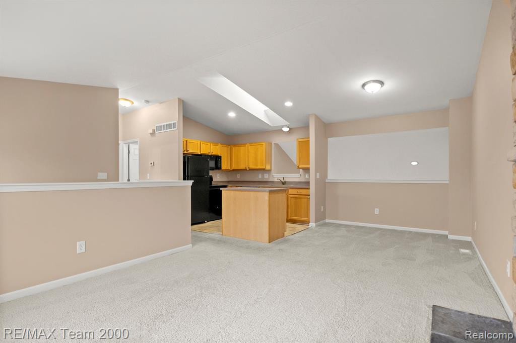 7366 MAPLELAWN Drive, Ypsilanti, MI 48197 — Photo 8