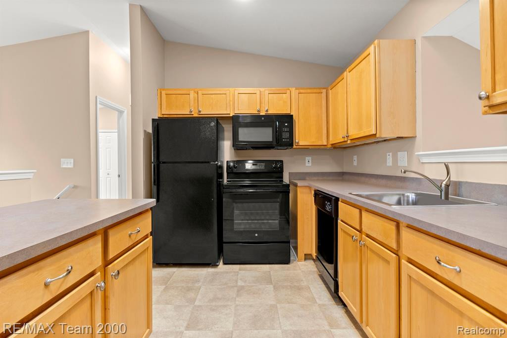 7366 MAPLELAWN Drive, Ypsilanti, MI 48197 — Photo 15