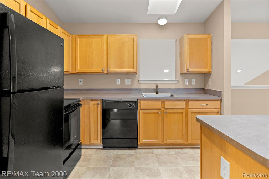 7366 MAPLELAWN Drive, Ypsilanti, MI 48197 — Photo 16