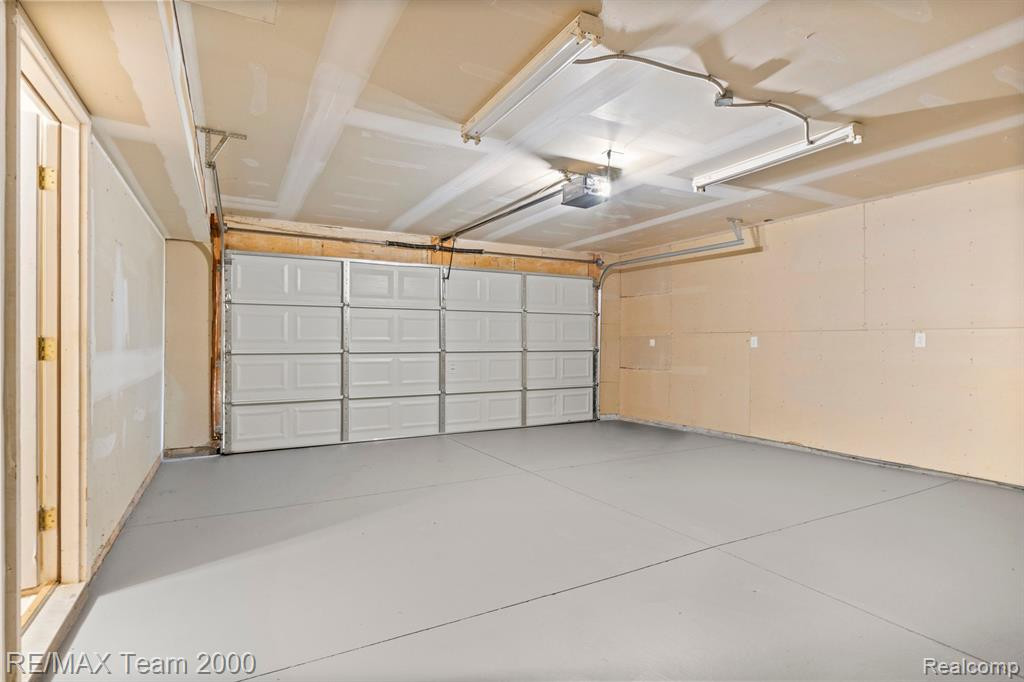7366 MAPLELAWN Drive, Ypsilanti, MI 48197 — Photo 26
