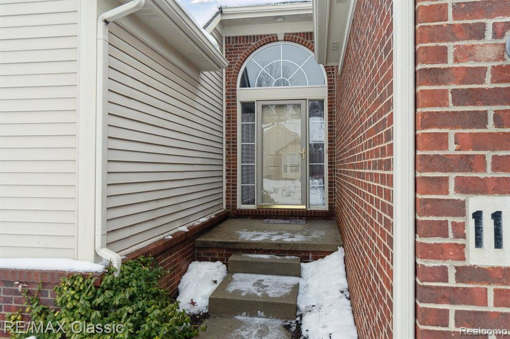 1179 ANDOVER Circle, Commerce Twp, MI 48390 — Photo 2