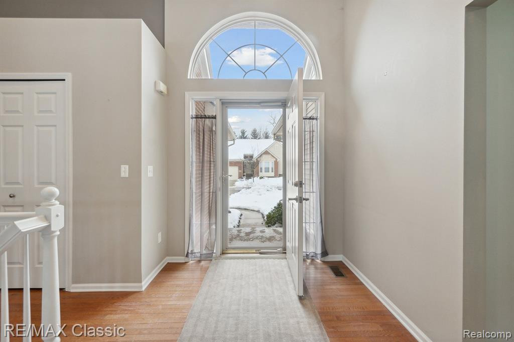 1179 ANDOVER Circle, Commerce Twp, MI 48390 — Photo 3