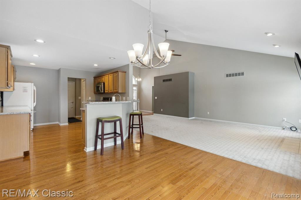 1179 ANDOVER Circle, Commerce Twp, MI 48390 — Photo 8