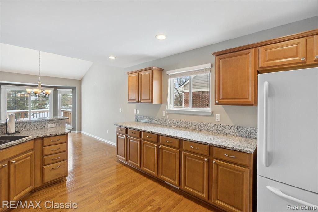1179 ANDOVER Circle, Commerce Twp, MI 48390 — Photo 11