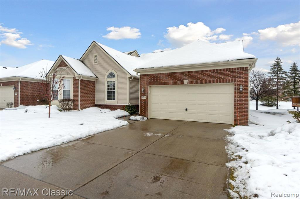 1179 ANDOVER Circle, Commerce Twp, MI 48390 — Photo 24