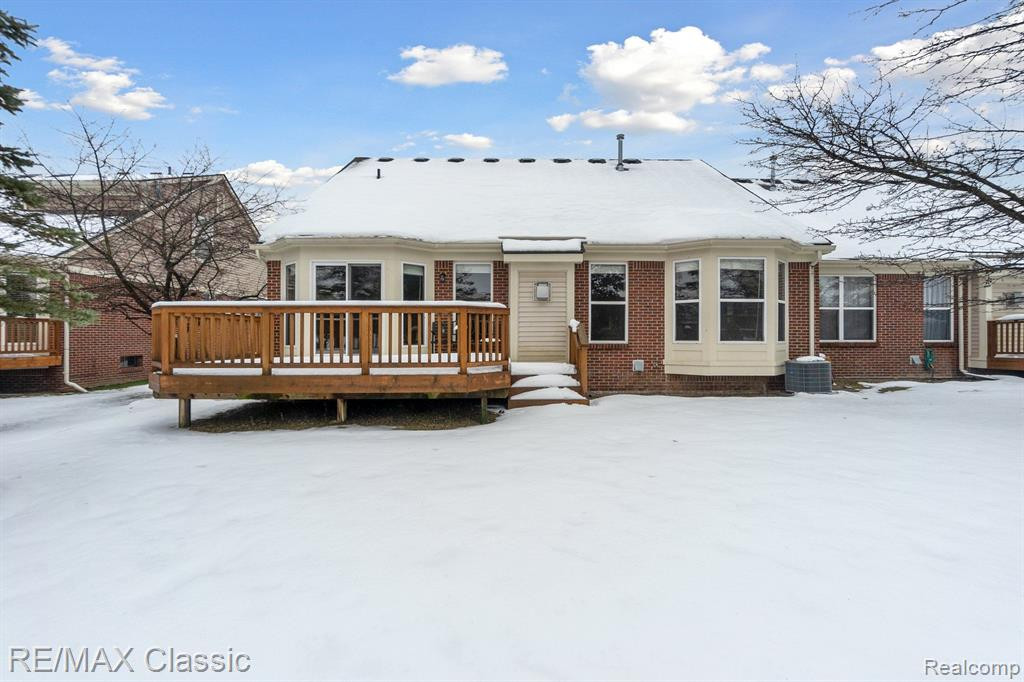 1179 ANDOVER Circle, Commerce Twp, MI 48390 — Photo 25