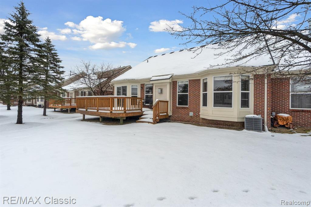 1179 ANDOVER Circle, Commerce Twp, MI 48390 — Photo 26