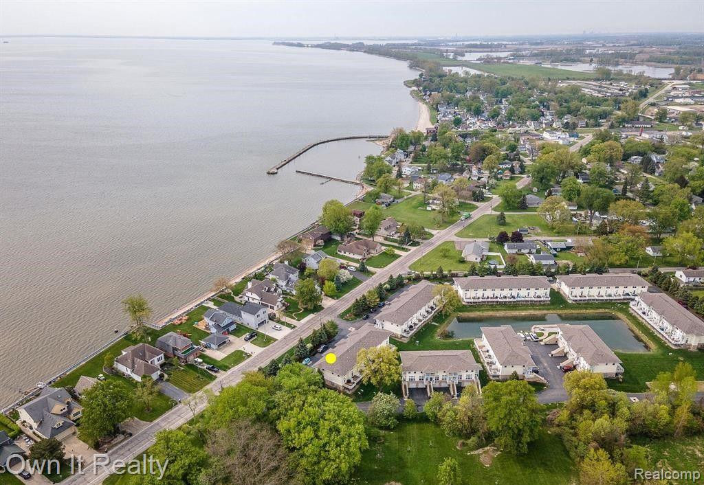 408 BEACHWALK Trail, Luna Pier, MI 48157 — Photo 2