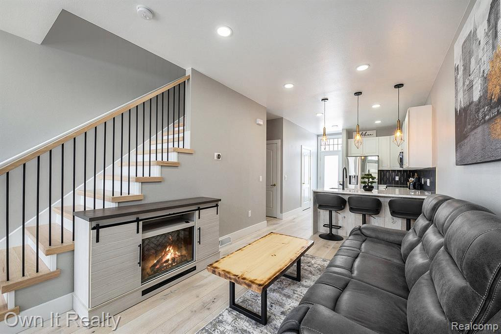 408 BEACHWALK Trail, Luna Pier, MI 48157 — Photo 5