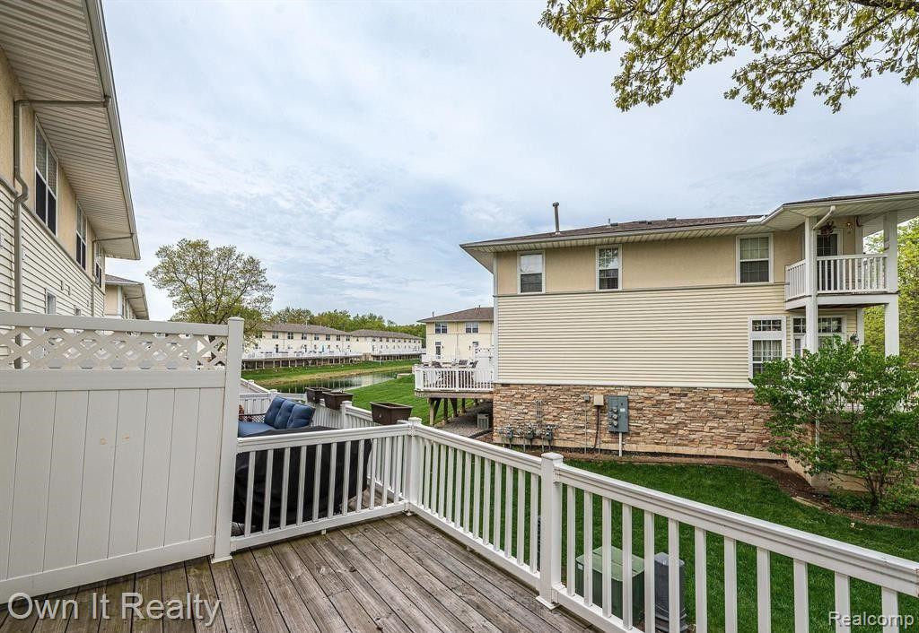 408 BEACHWALK Trail, Luna Pier, MI 48157 — Photo 32