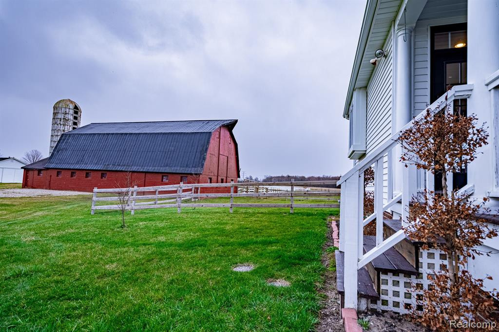 6501 TRUMBLE Road, St. Clair, MI 48079 — Photo 4