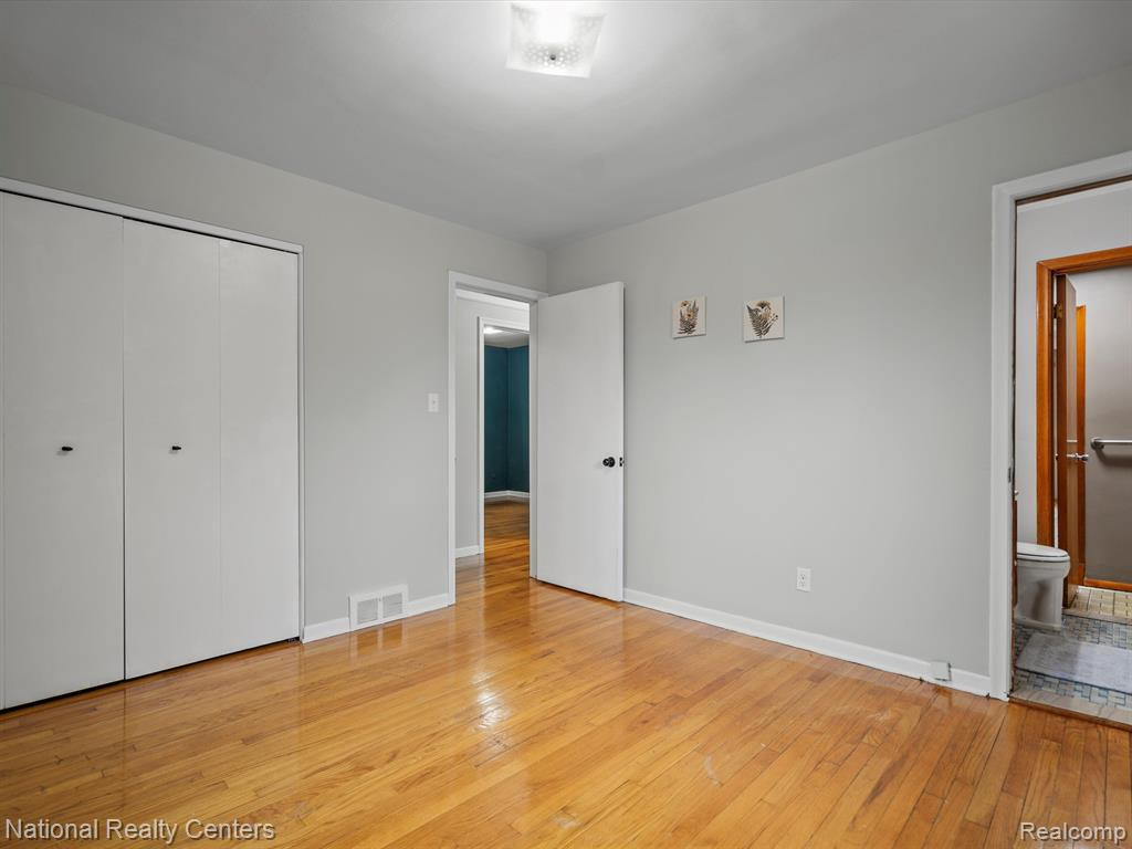 8527 Metropolitan Parkway, Sterling Heights, MI 48312 — Photo 13