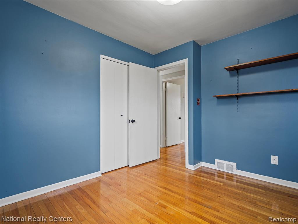 8527 Metropolitan Parkway, Sterling Heights, MI 48312 — Photo 16