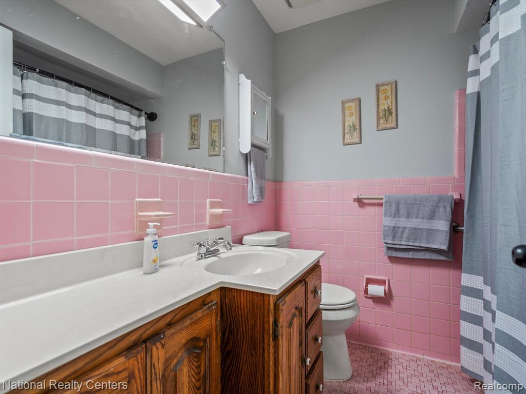 8527 Metropolitan Parkway, Sterling Heights, MI 48312 — Photo 18
