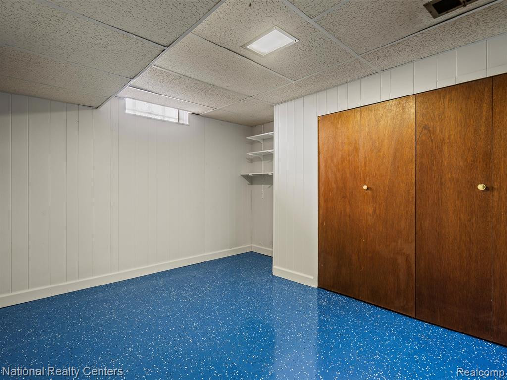 8527 Metropolitan Parkway, Sterling Heights, MI 48312 — Photo 21