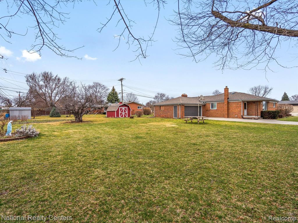 8527 Metropolitan Parkway, Sterling Heights, MI 48312 — Photo 26