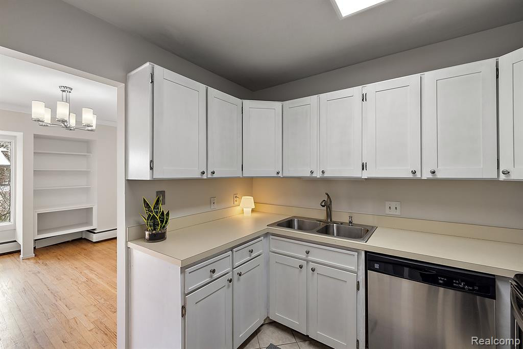 376 W Concord Place, 4, Bloomfield Hills, MI 48304 — Photo 16