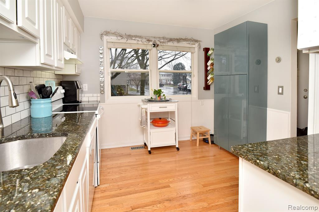 1773 BRENTWOOD Drive, Troy, MI 48098 — Photo 11