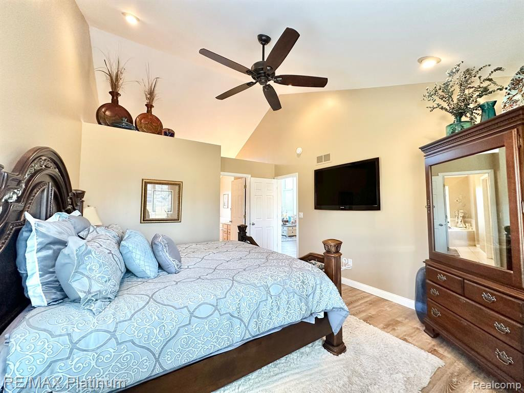 6040 W COLDWATER Road, Flushing, MI 48433 — Photo 10