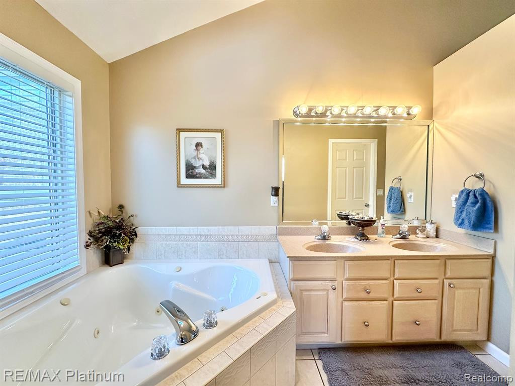 6040 W COLDWATER Road, Flushing, MI 48433 — Photo 14