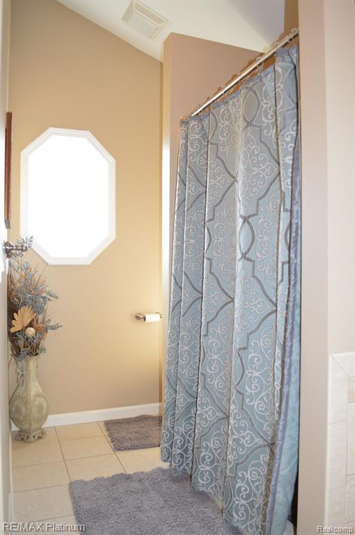 6040 W COLDWATER Road, Flushing, MI 48433 — Photo 15
