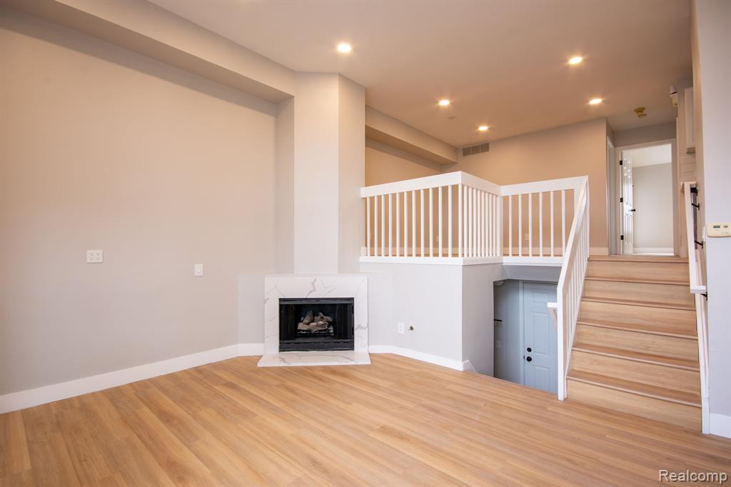 167 W KENILWORTH Avenue, Royal Oak, MI 48067 — Photo 3