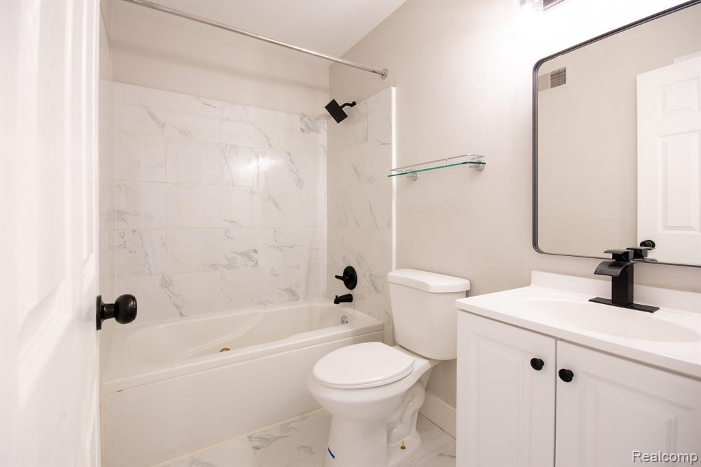 167 W KENILWORTH Avenue, Royal Oak, MI 48067 — Photo 9