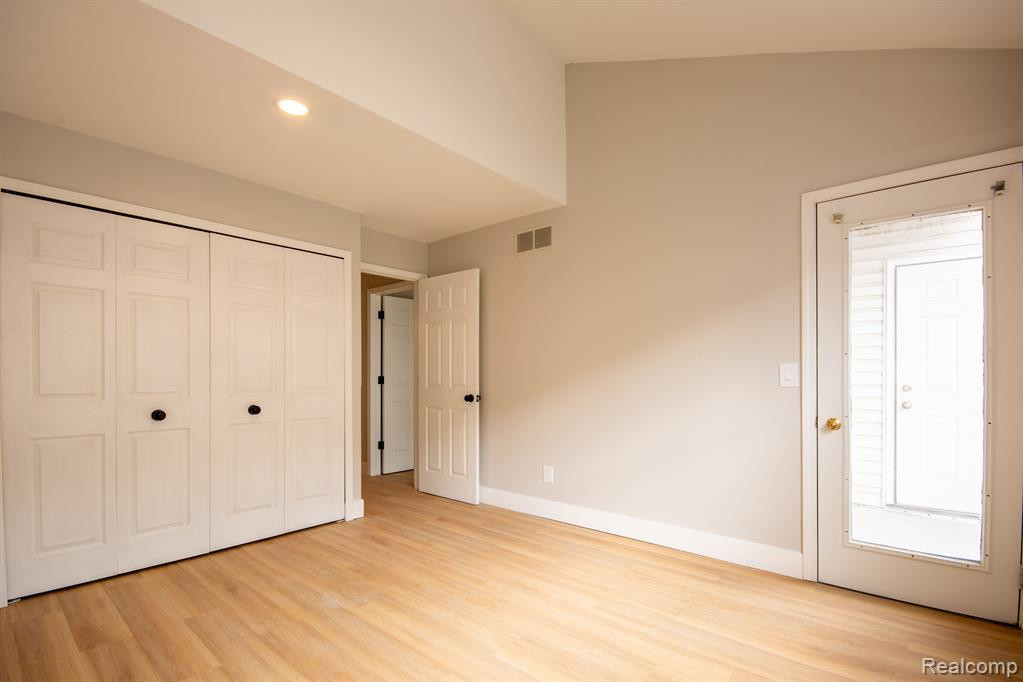167 W KENILWORTH Avenue, Royal Oak, MI 48067 — Photo 11