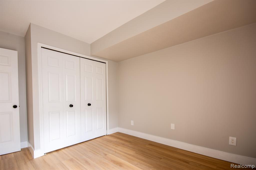 167 W KENILWORTH Avenue, Royal Oak, MI 48067 — Photo 13