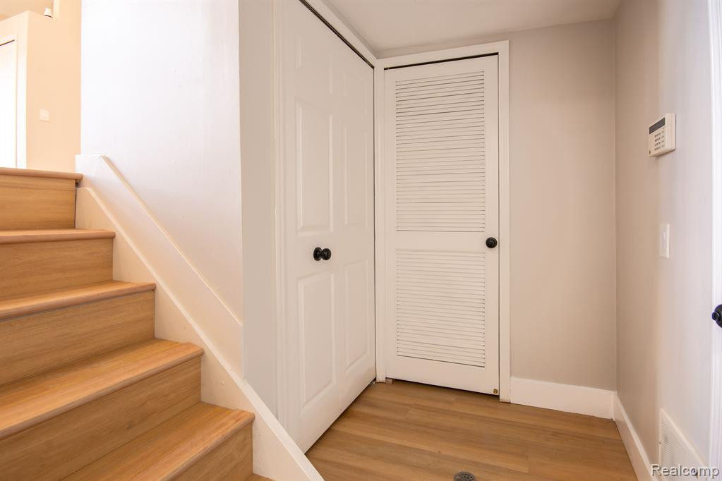 167 W KENILWORTH Avenue, Royal Oak, MI 48067 — Photo 16