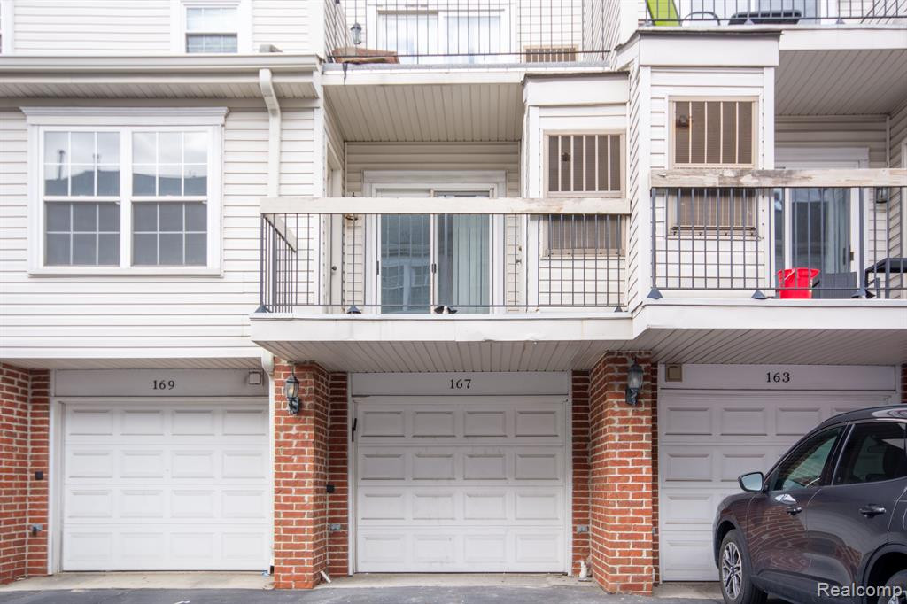 167 W KENILWORTH Avenue, Royal Oak, MI 48067 — Photo 17