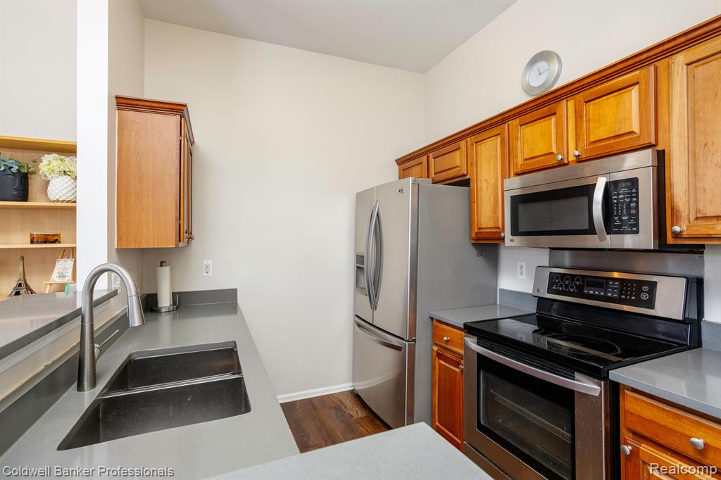 39765 Rockcrest Circle, Northville, MI 48168 — Photo 8