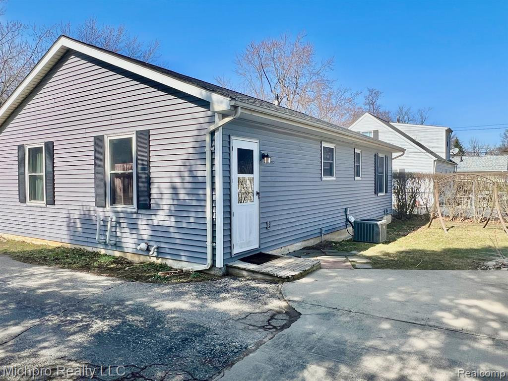 981 Gill Street, Oxford, MI 48371 — Photo 4