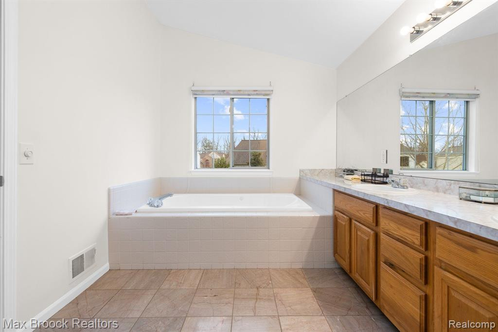 6298 JONQUIL Lane, Ypsilanti, MI 48197 — Photo 27