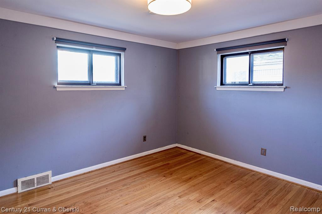 546 N WILSON Avenue, Clawson, MI — Photo 7