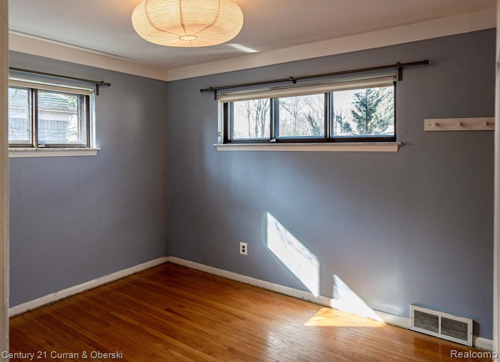 546 N WILSON Avenue, Clawson, MI — Photo 9