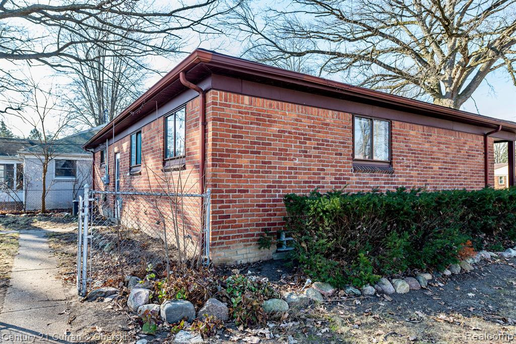 546 N WILSON Avenue, Clawson, MI — Photo 13