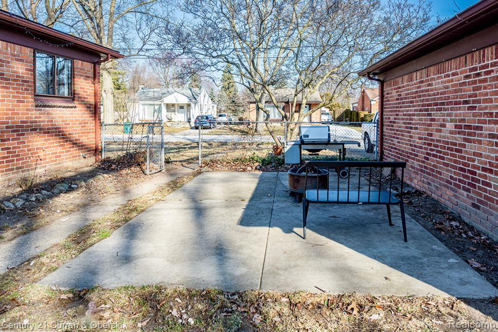 546 N WILSON Avenue, Clawson, MI — Photo 14
