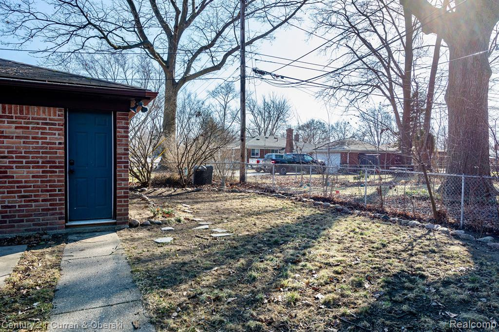 546 N WILSON Avenue, Clawson, MI — Photo 15