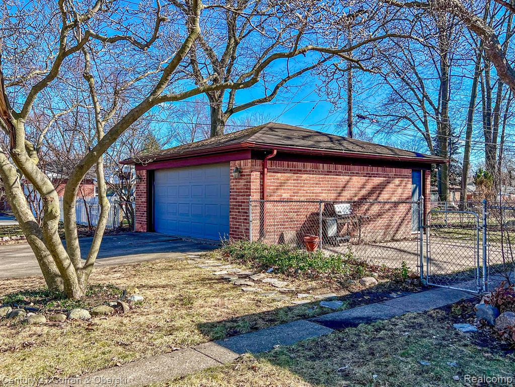 546 N WILSON Avenue, Clawson, MI — Photo 16