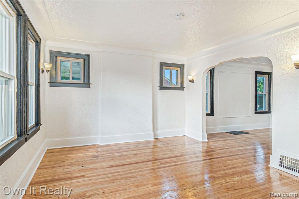 6456 YINGER Avenue, Dearborn, MI 48126 — Photo 6