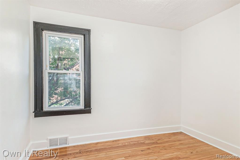 6456 YINGER Avenue, Dearborn, MI 48126 — Photo 13