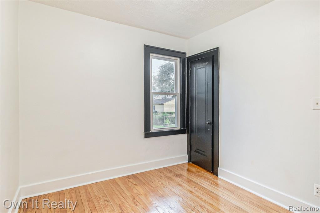 6456 YINGER Avenue, Dearborn, MI 48126 — Photo 14